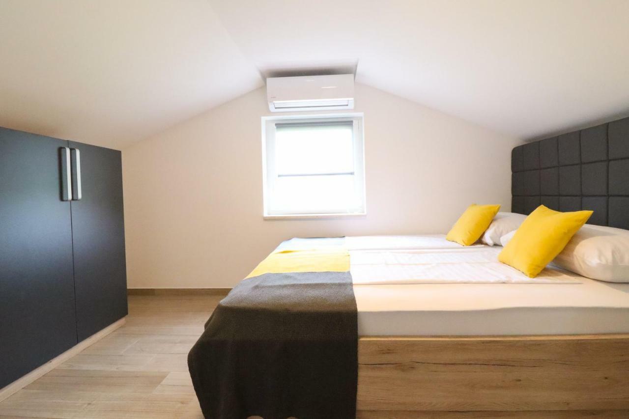 Brand New Apartment In Malinska Eksteriør billede